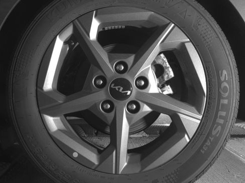 Used 2025 Kia K4 LXS image 14