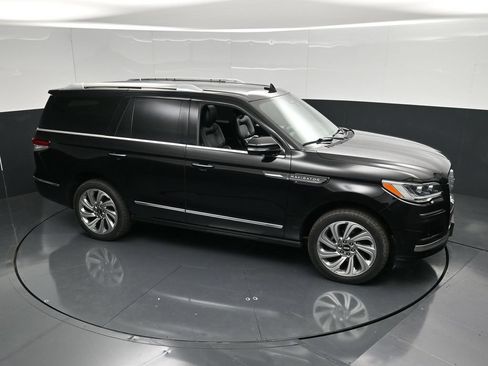 Used 2024 Lincoln Navigator Premiere AWD/4WD image 50