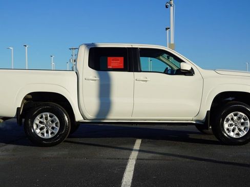 Used 2024 Nissan Frontier SV w/ Technology Package image 4