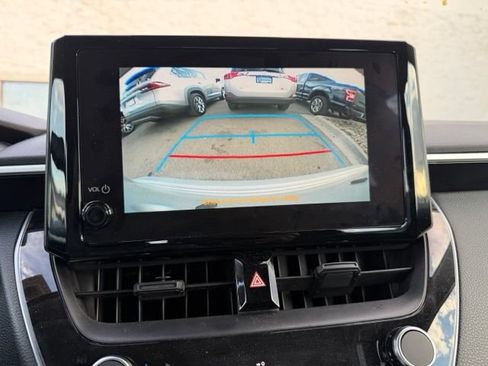 Used 2025 Toyota Corolla LE FWD image 13
