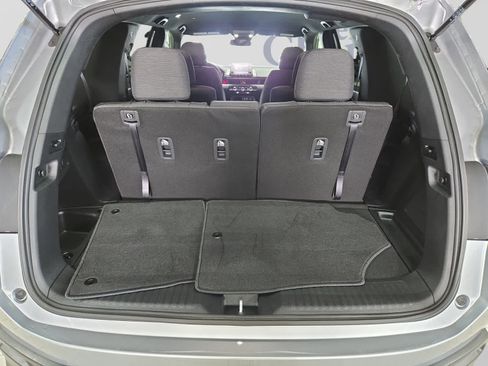 Used 2025 Honda Pilot Sport image 4