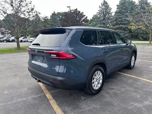 Used 2024 Toyota Grand Highlander AWD image 3