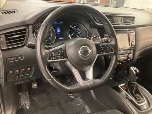 Used 2020 Nissan Rogue SV AWD/4WD image 9