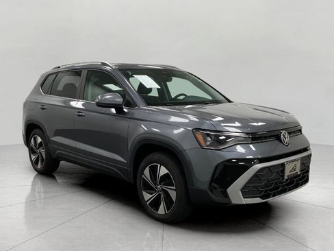 New 2026 Volkswagen Taos SE AWD/4WD image 1