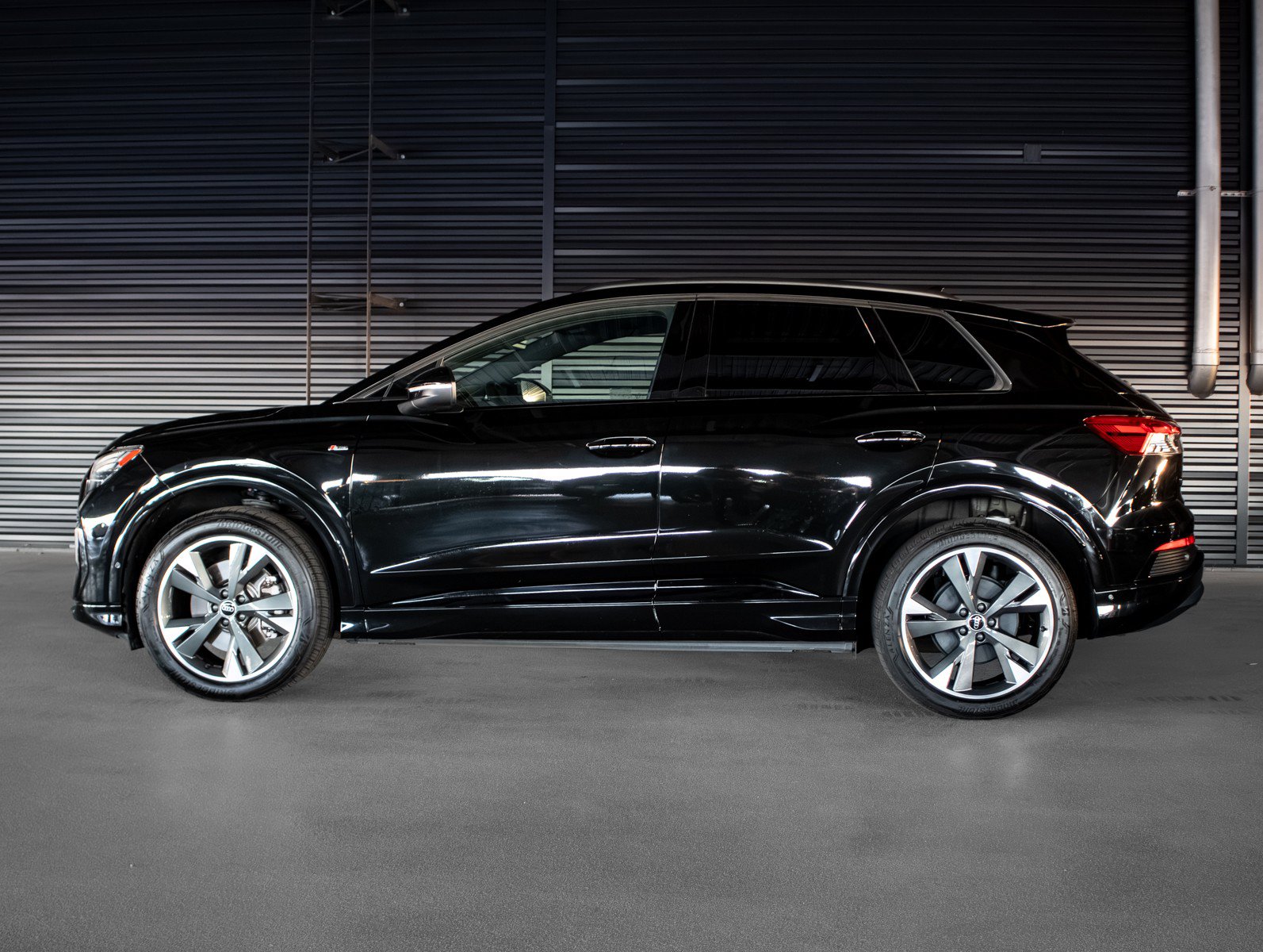 Used 2023 Audi Q4 e-tron Prestige w/ Black Optic Package AWD/4WD image 13