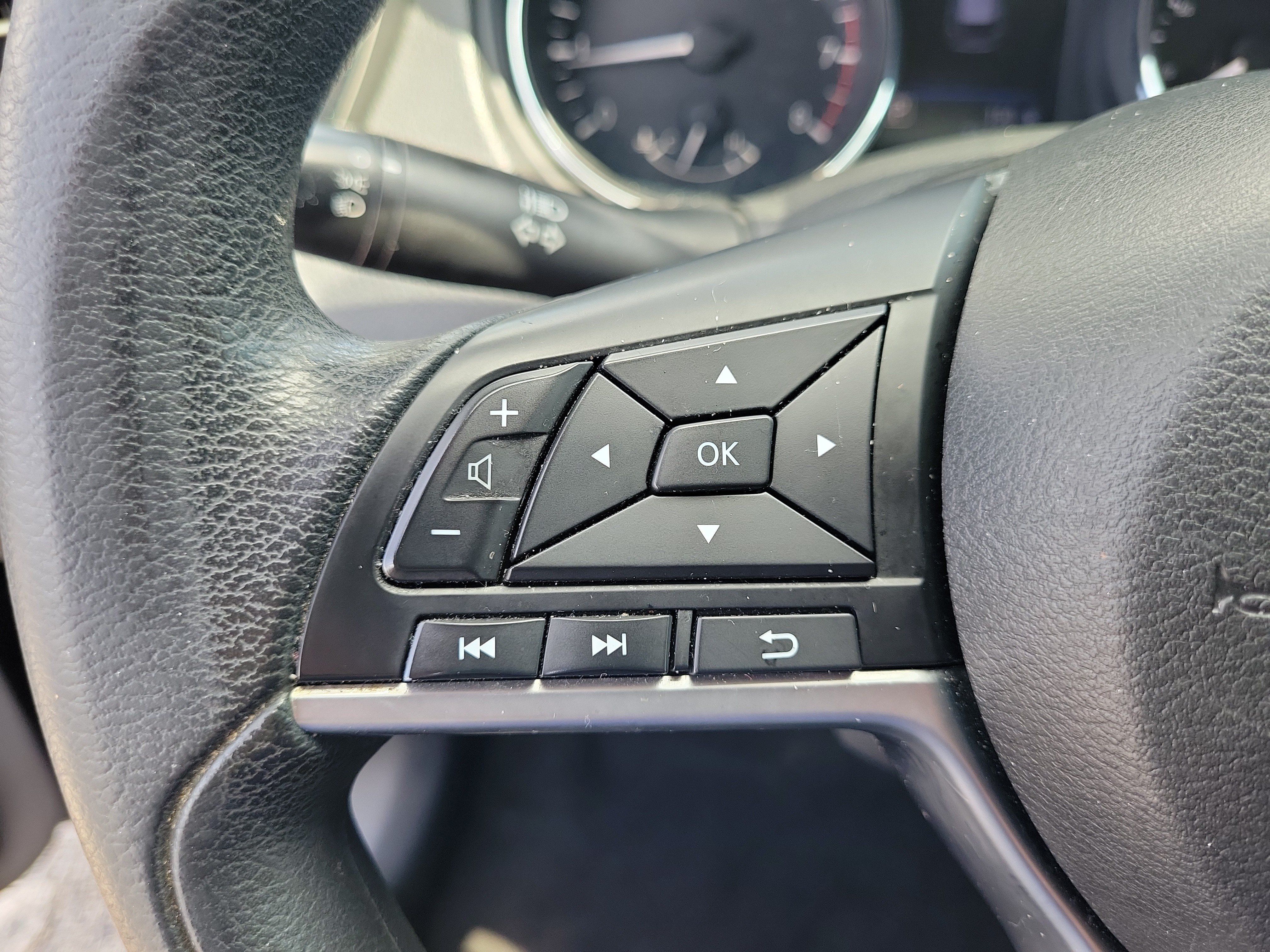 Certified 2018 Nissan Rogue S FWD image 16