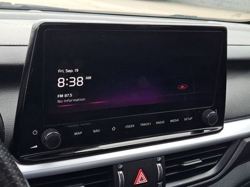 Used 2023 Kia Forte GT-Line w/ GT-Line Premium Package image 13