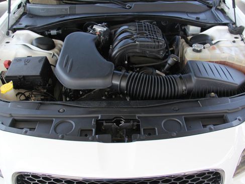Used 2023 Chrysler 300 Touring w/ Sport Appearance Package RWD image 33