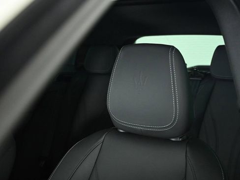 Used 2025 Maserati Grecale GT image 22