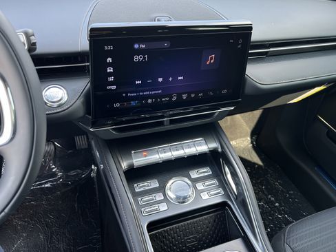 New 2025 Lincoln Nautilus Reserve w/ Jet Appearance Package image 18