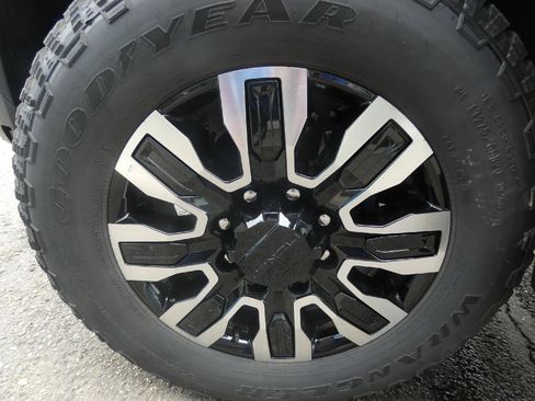 New 2026 GMC Sierra 3500 Denali Ultimate AWD/4WD image 8