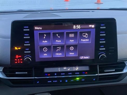 Used 2024 Toyota Sienna XLE image 15