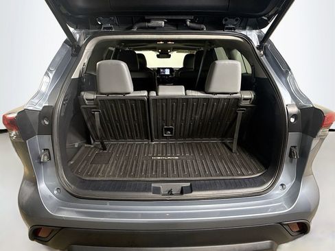 Certified 2021 Toyota Highlander XLE AWD/4WD image 26