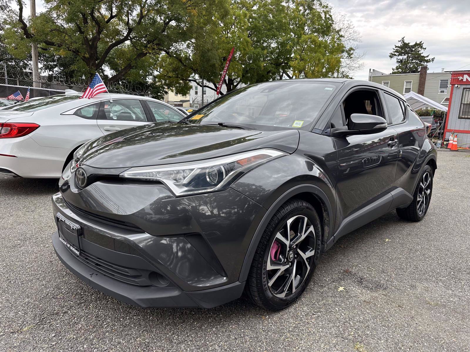 Used 2019 Toyota C-HR XLE FWD image 6