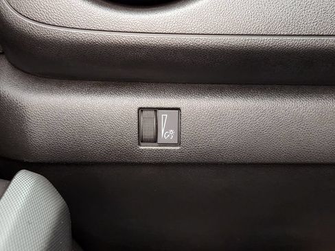 Used 2023 Chevrolet Colorado Trail Boss AWD/4WD image 27