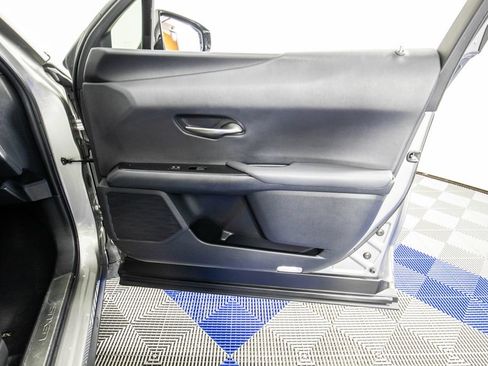 Used 2019 Lexus UX 200 F Sport w/ F Sport Premium Package FWD image 16