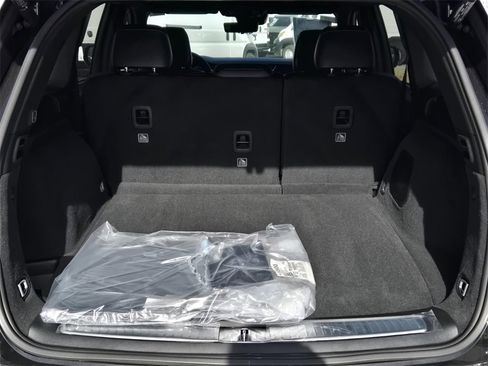 New 2025 Jeep Grand Cherokee Overland w/ Luxury Tech Group IV image 10