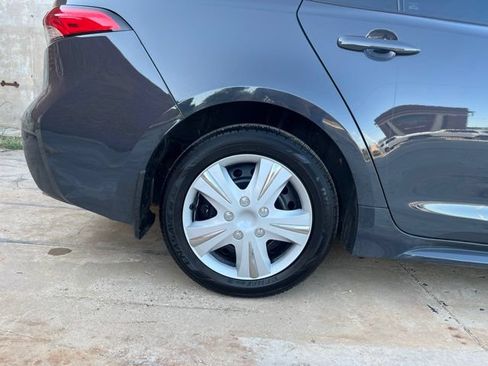 Used 2025 Toyota Corolla LE FWD image 9