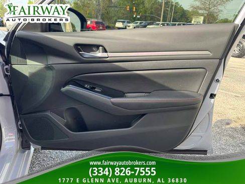 Used 2024 Nissan Altima 2.5 SR image 29