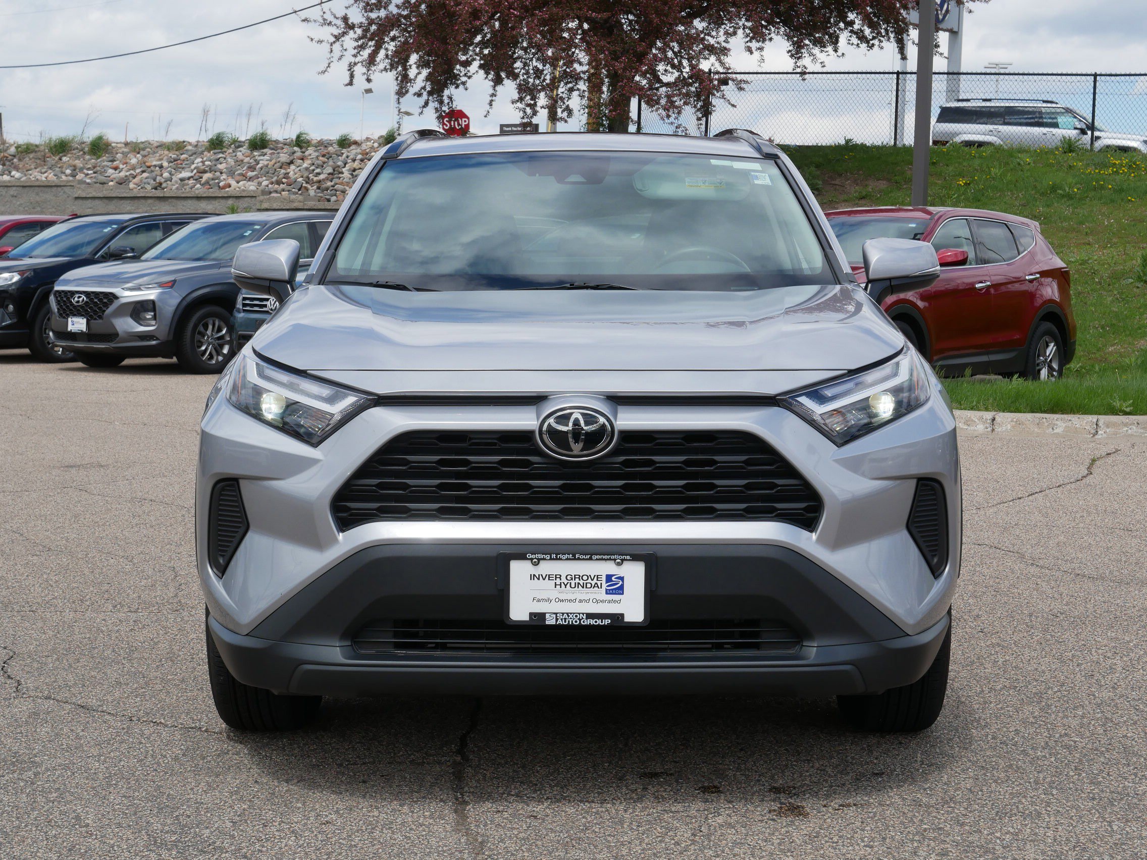 Used 2022 Toyota RAV4 XLE w/ Convenience Package AWD/4WD image 3