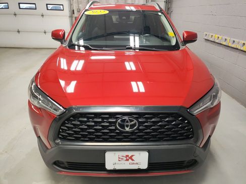 Used 2022 Toyota Corolla Cross LE image 6