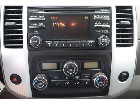 Used 2013 Nissan Frontier SV w/ SV Value Truck Pkg AWD/4WD image 12