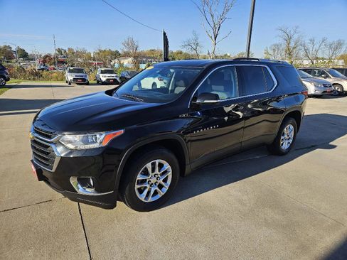 Used 2018 Chevrolet Traverse LT AWD/4WD image 3