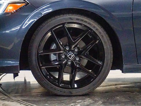 Used 2025 Honda Civic Sport image 9