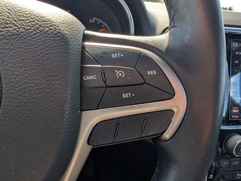 Used 2020 Jeep Grand Cherokee Limited AWD/4WD image 29