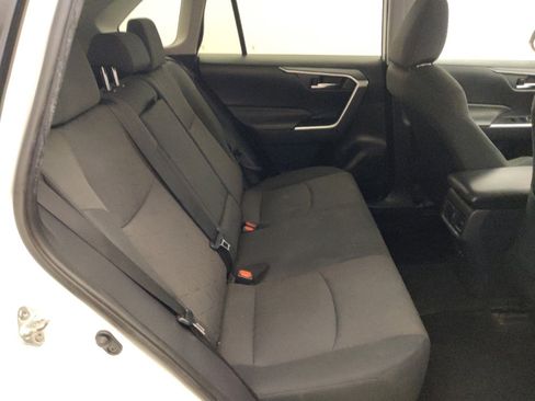 Used 2019 Toyota RAV4 XLE FWD image 19