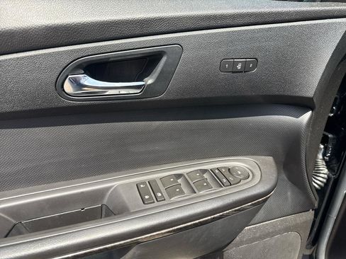 Used 2011 GMC Acadia Denali AWD/4WD image 12