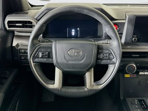Used 2025 Toyota 4Runner TRD Off-Road image 18