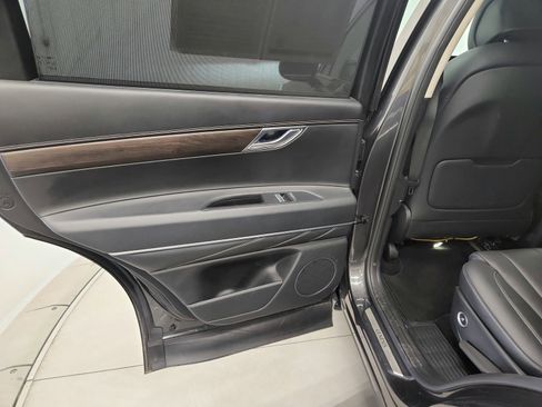 Used 2024 Genesis GV80 2.5T image 34