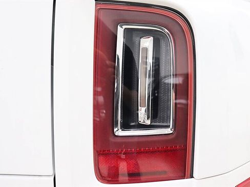 Used 2022 Rolls-Royce Cullinan w/ Cullinan Package AWD/4WD image 97