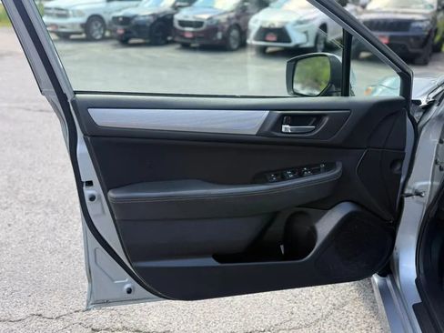 Used 2016 Subaru Legacy 2.5i Premium w/ Moonroof Package AWD/4WD image 12