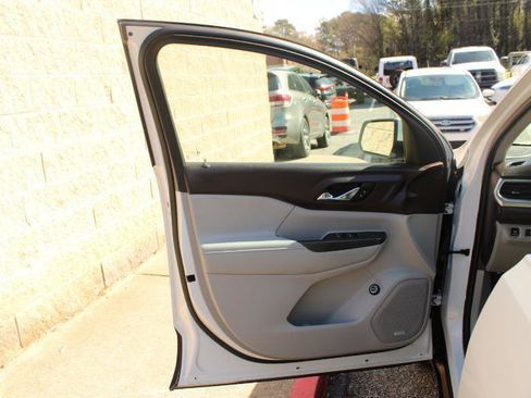 Used 2017 GMC Acadia SLT AWD/4WD image 14