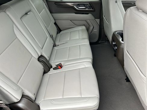 Used 2025 GMC Yukon Elevation image 28