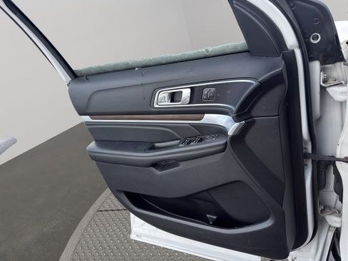 Used 2017 Ford Explorer Limited w/ Equipment Group 303A image 14