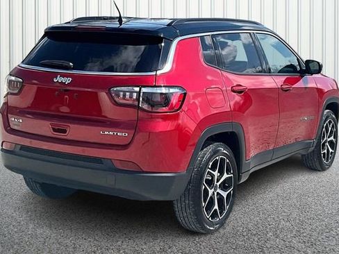 Used 2025 Jeep Compass Limited image 12