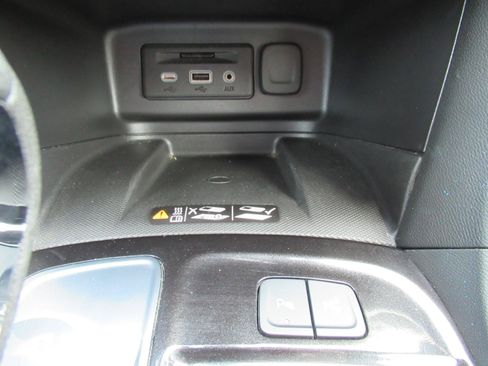 Used 2023 Chevrolet Equinox Premier FWD image 26