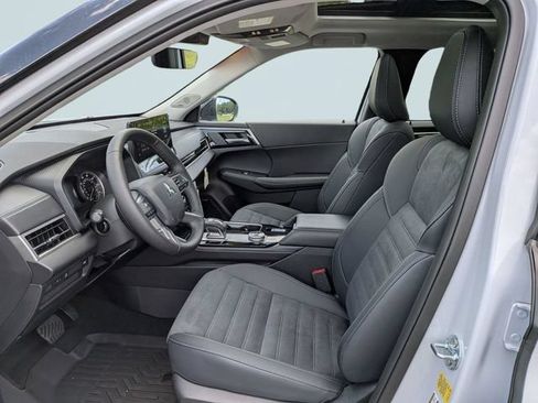 New 2026 Mitsubishi Outlander AWD image 19
