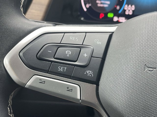 Certified 2026 Volkswagen Atlas SE FWD image 24