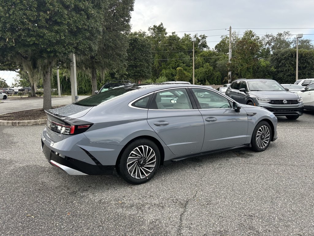 New 2027 Hyundai Sonata Blue FWD image 5