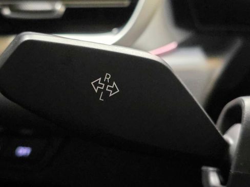 Used 2025 BMW X2 xDrive28i w/ Technology Package image 37