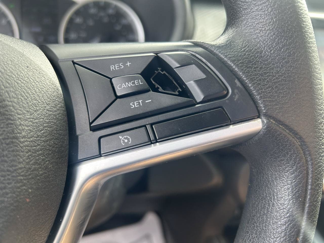 Used 2019 Nissan Kicks S FWD image 18