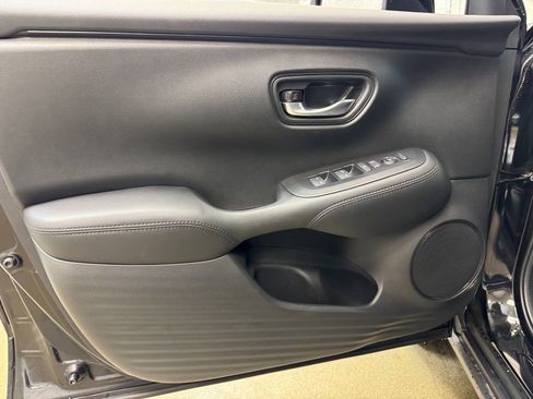 New 2026 Honda HR-V LX image 8