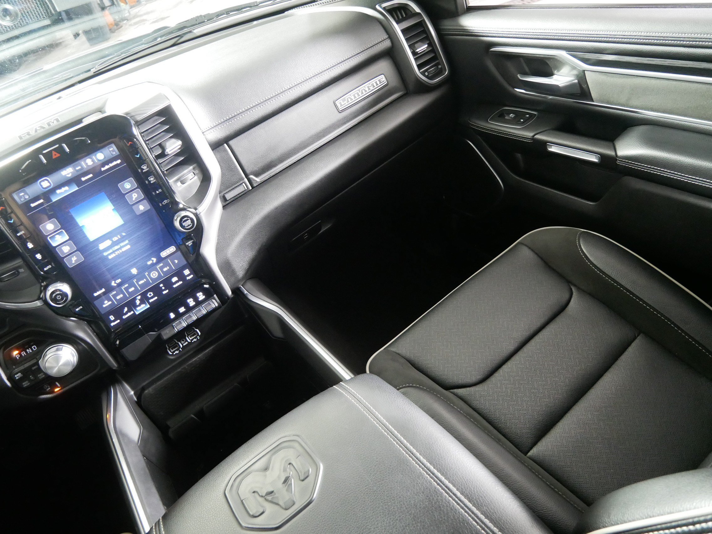 Used 2023 RAM 1500 Laramie AWD/4WD image 11