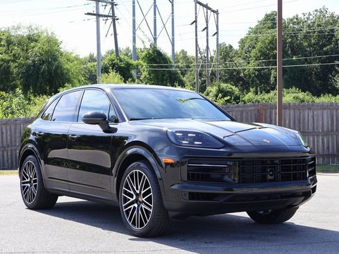 New 2025 Porsche Cayenne image 11