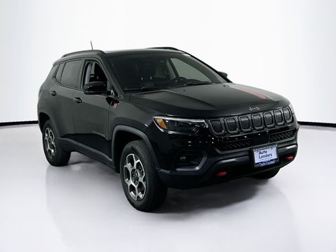 Used 2022 Jeep Compass Trailhawk w/ Trailhawk Elite Group AWD/4WD image 3