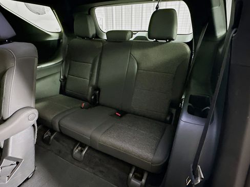 Used 2025 Chevrolet Traverse LT FWD image 29